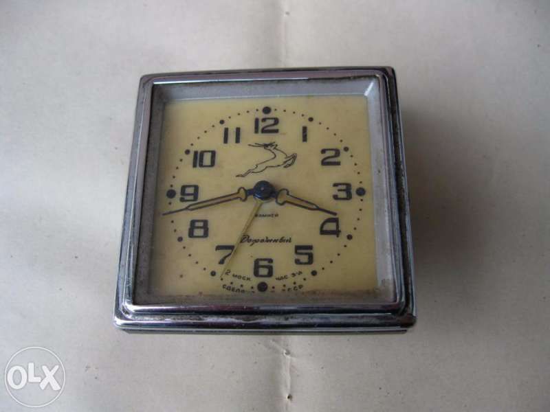 Продавам за колекционери стари часовници /работещи/ над 50год.