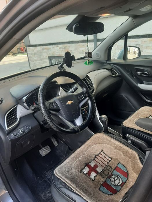 Tracker premier sotiladi