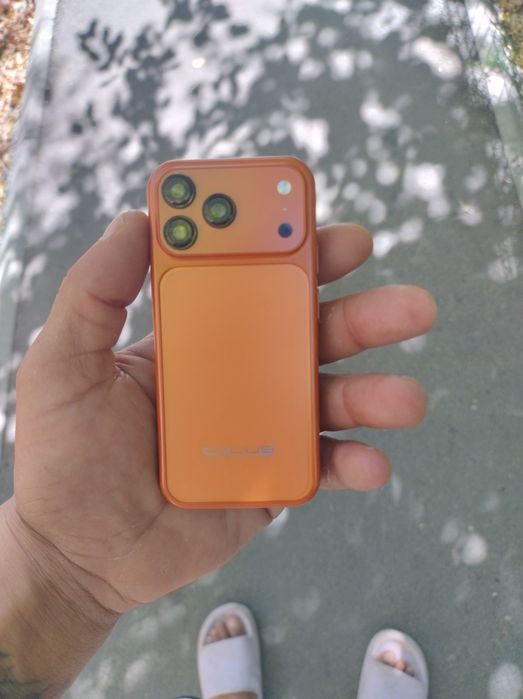 Vând tel calus model iPhone 17 mini