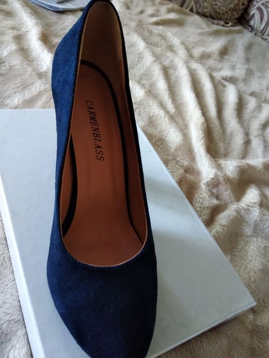 Продам туфли замшевые