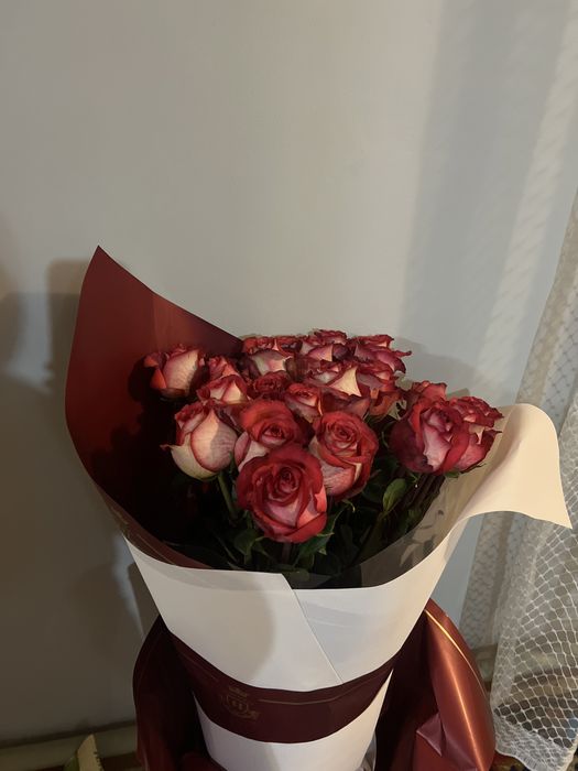 Продам букет роз 100-110 см.