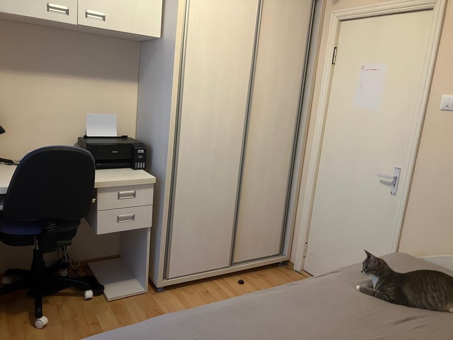 Dau spre închiriere apartament 3 camere