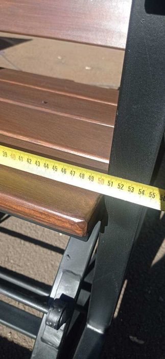 Люлеещ се стол от метал и бук