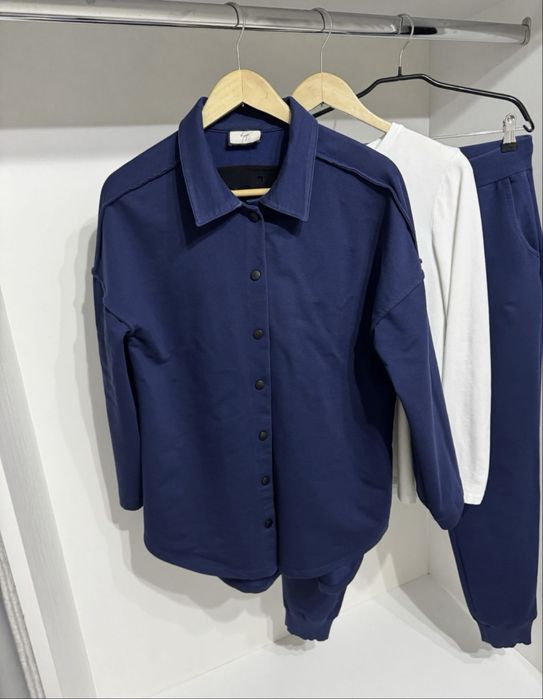 Женский спортивный костюм