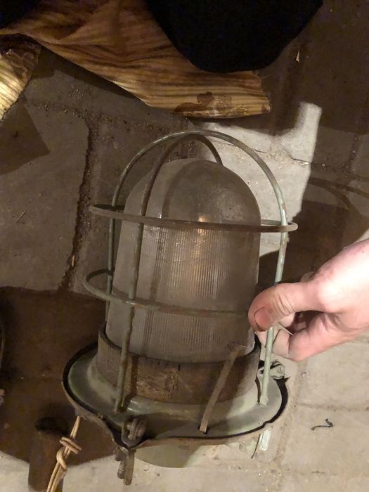 Продам светильники уличные