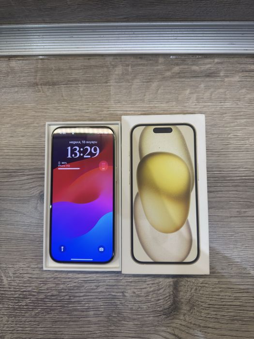 Продавам IPhone 15