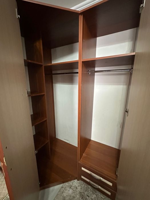 Продам Угловой шкаф