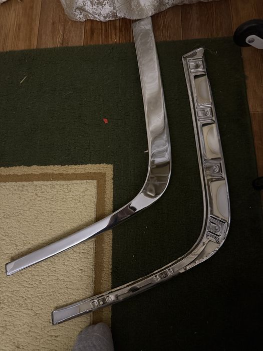 Продам лепестки на бампер от машины мерседес