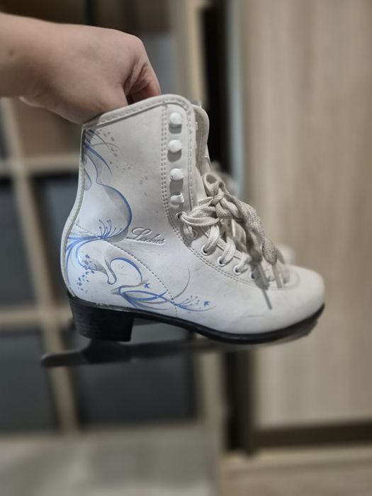 Продам коньки в отличном состоянии