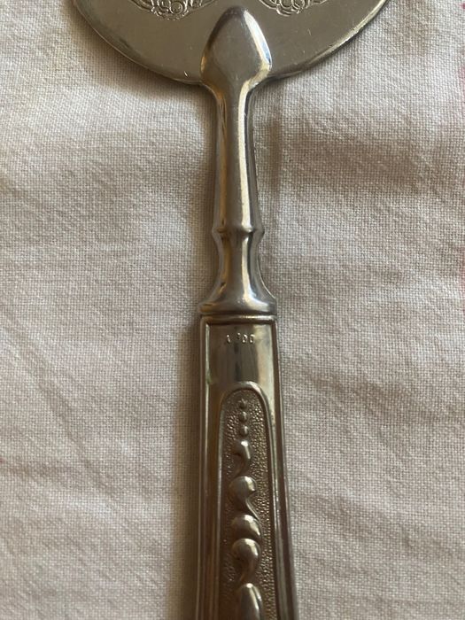 Посребрена шпатула за сервиране