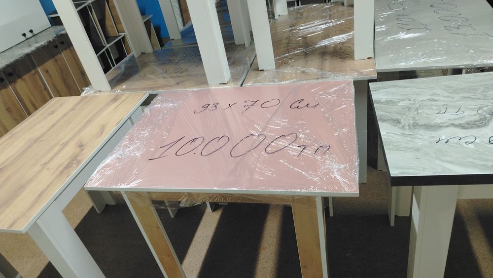 Продам кухонный столы