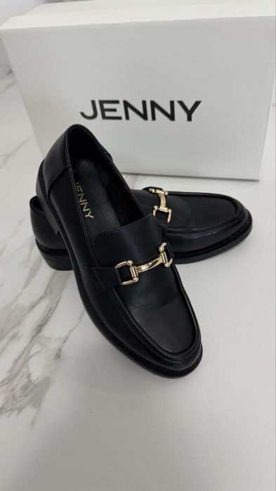 Mocasini Jenny cu accesoriu auriu