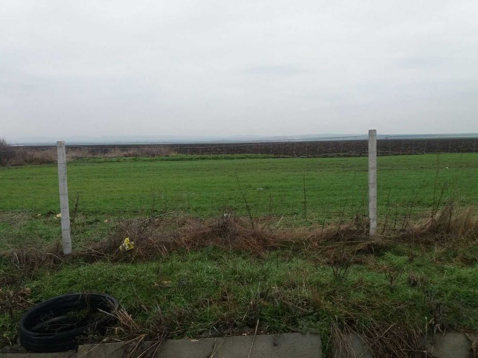 Продава се Парцел в Чирпан - 15950 кв.м за 8 €/кв.м - Снимка #1