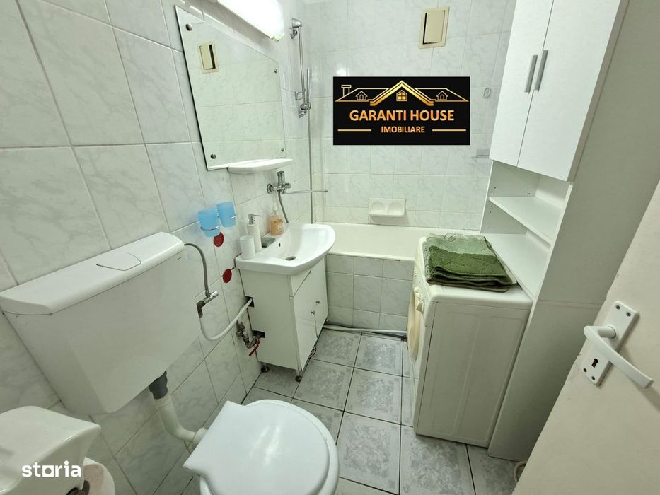 George Cosbuc, apartament cu 3 camere, semidecomandat, 320€/Luna