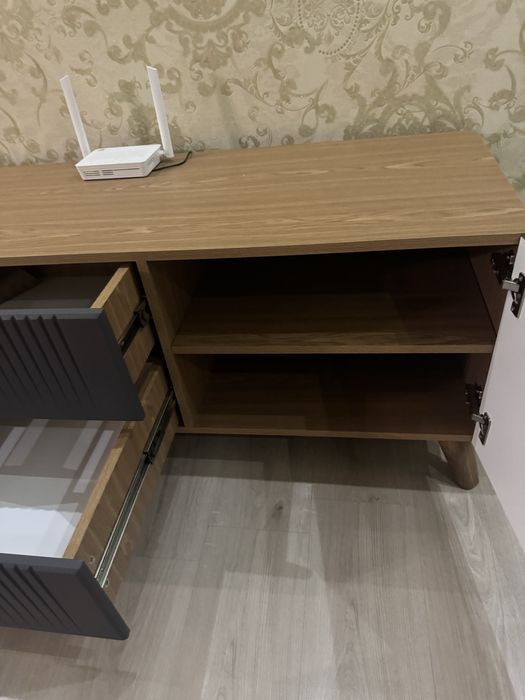 Продам тумбу под телевизор