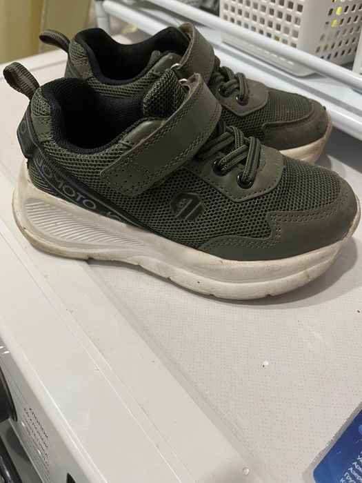 Продам кроссовки для мальчика