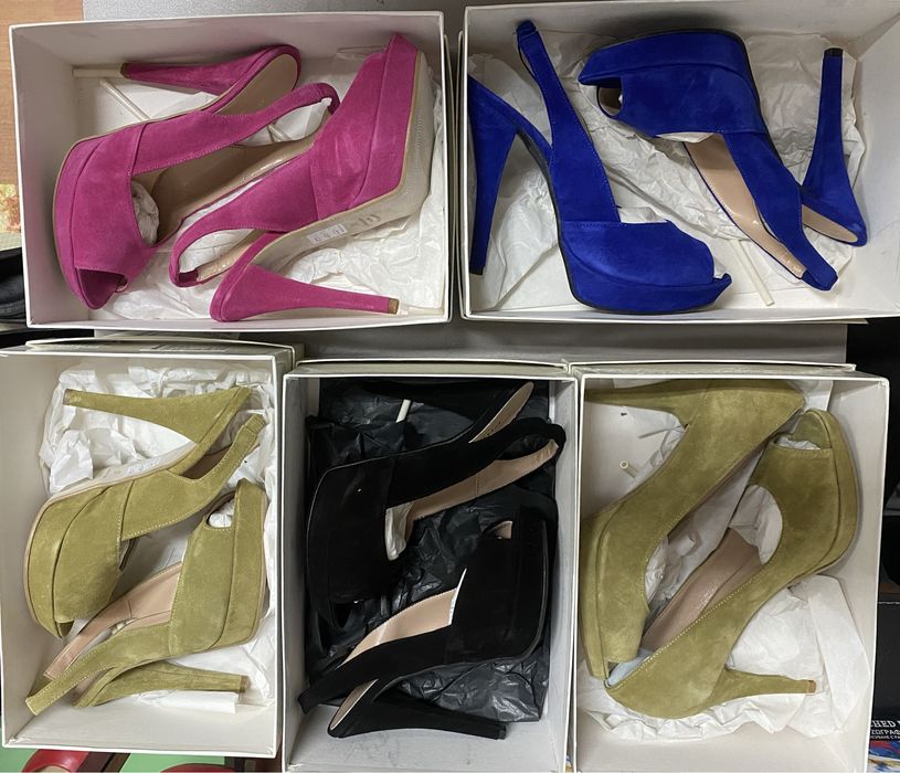 Италиански Нови велурени сандали на висок ток