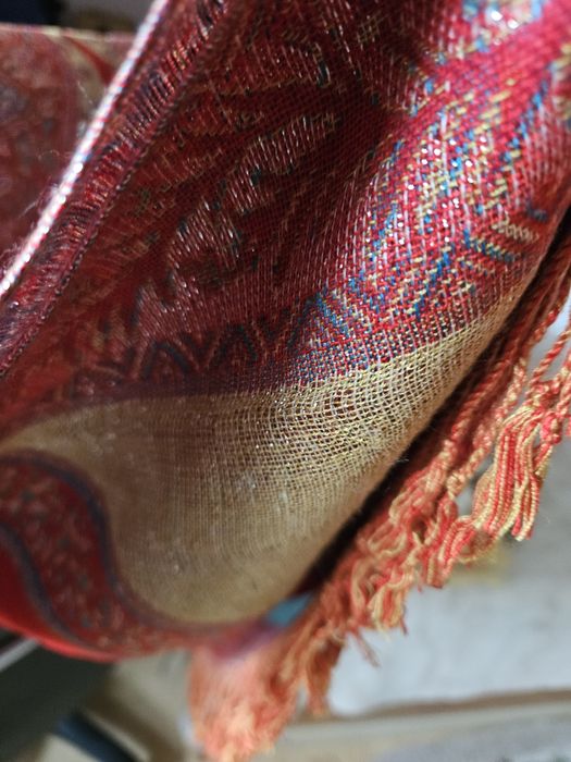 Голям, ефектен шал