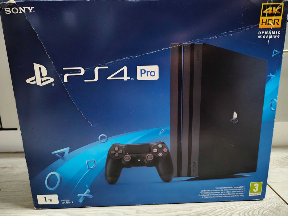 Playstation 4 Pro с 2 оригинални контролера