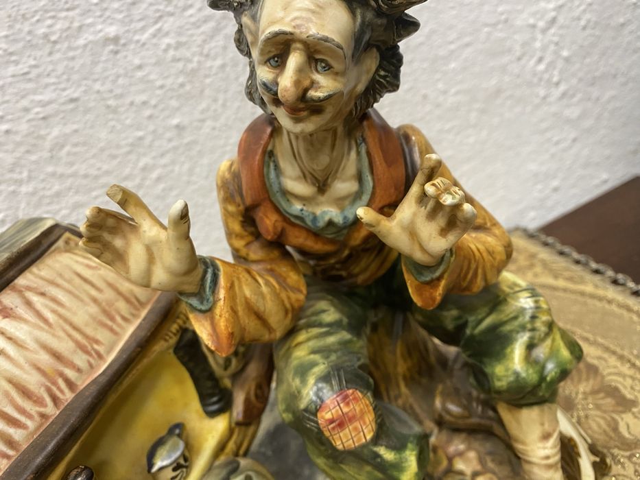 Италианска фигура на каподимонте цирк