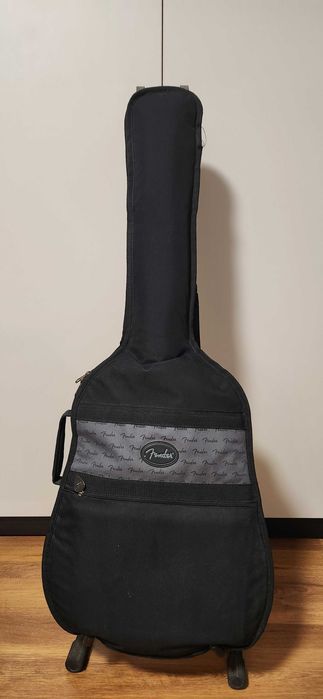 Акустична китара Fender + калъф + стойка – отличен комплект!