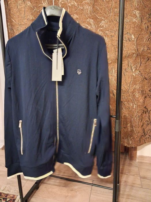 Яке на Dior ново