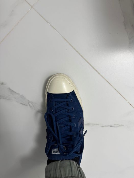 Vând adidasi Converse