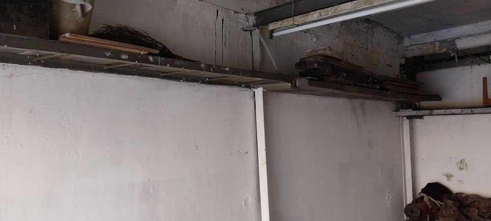 Продам капитальный  гараж.