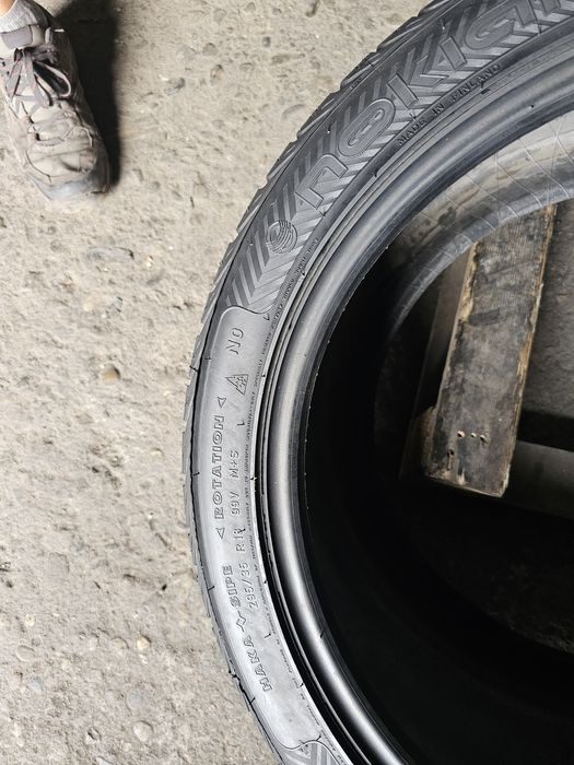 2 anvelope iarna 295 35 18 Nokian 7.6mm