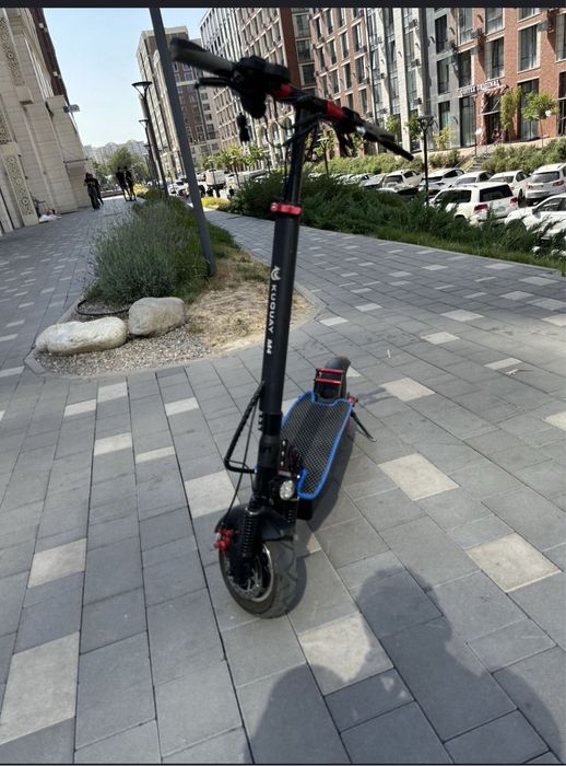 Продам электро самокат KUQUAY M5 13AH