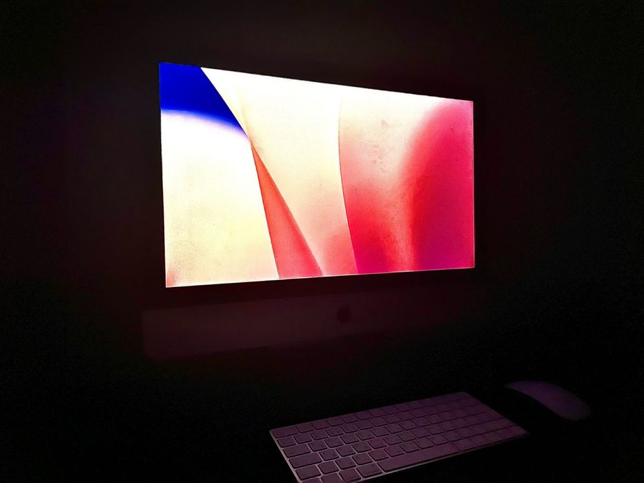 Компьютер iMac 21.5 дюйм моноблок