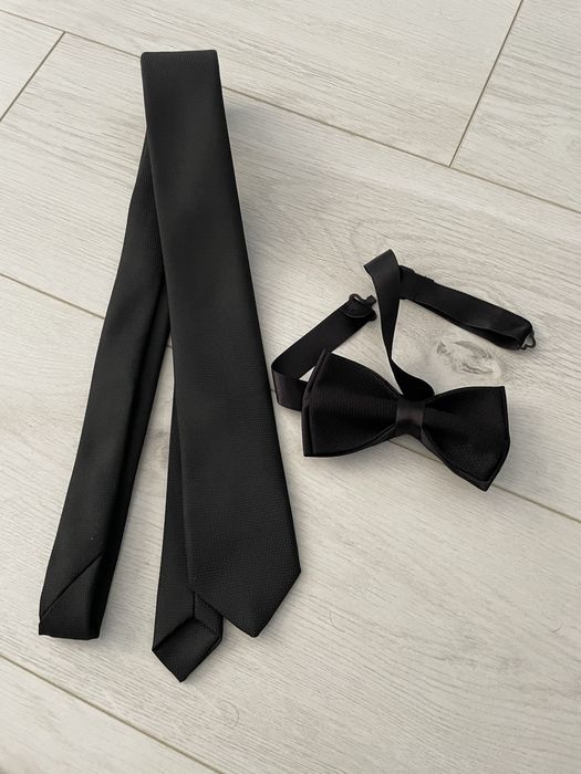 Официален костюм