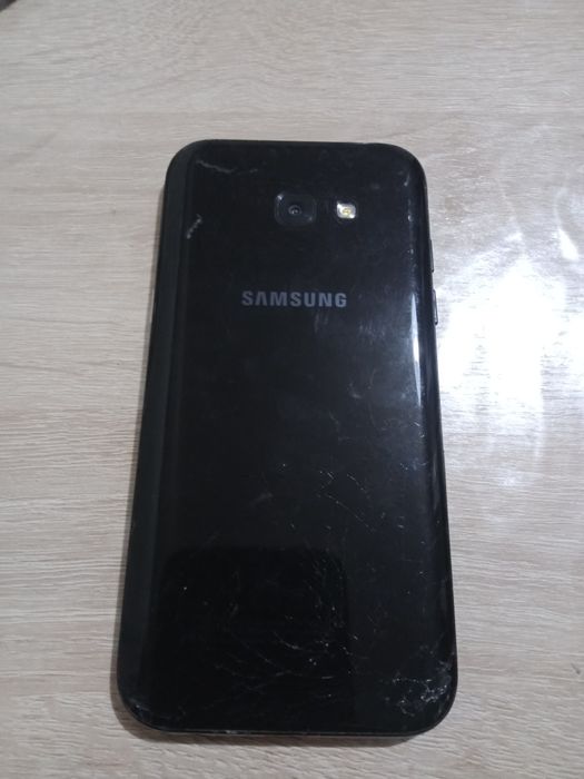 Продам срочно Самсунг а5