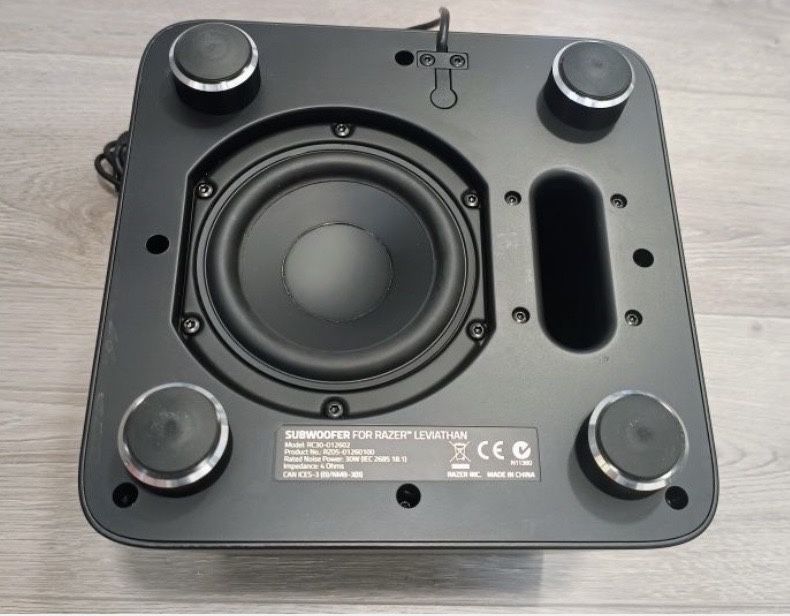 razer leviathan 5.1 soudbar + tub bass