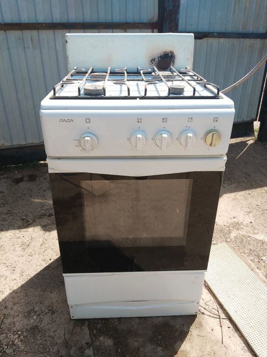 Продам газовую плиту