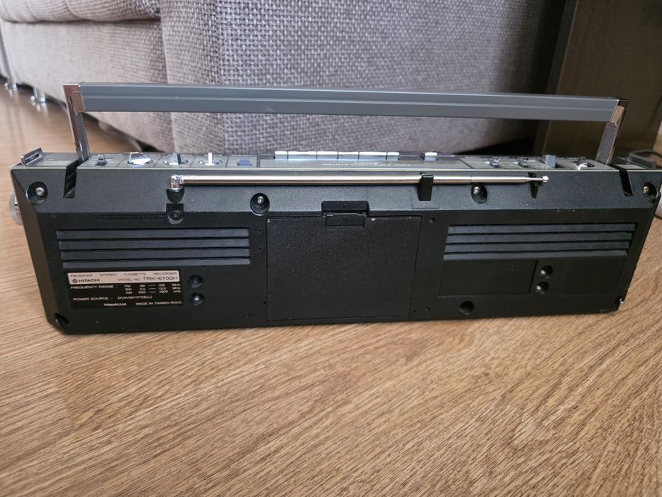 Магнитола Hitachi TRK-6700H