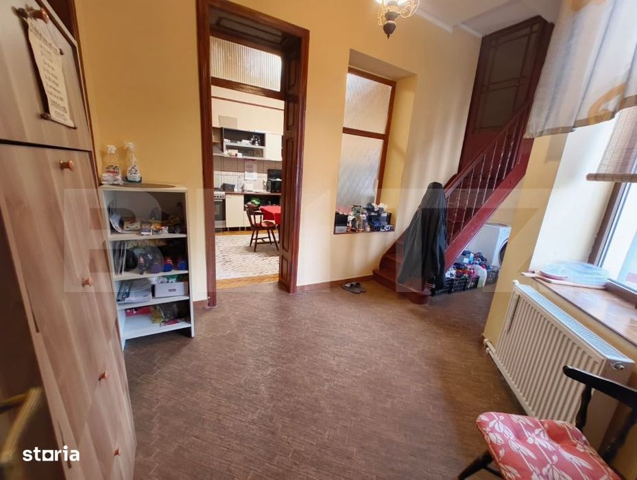 Casa de vanzare, 240 mp, zona Centru