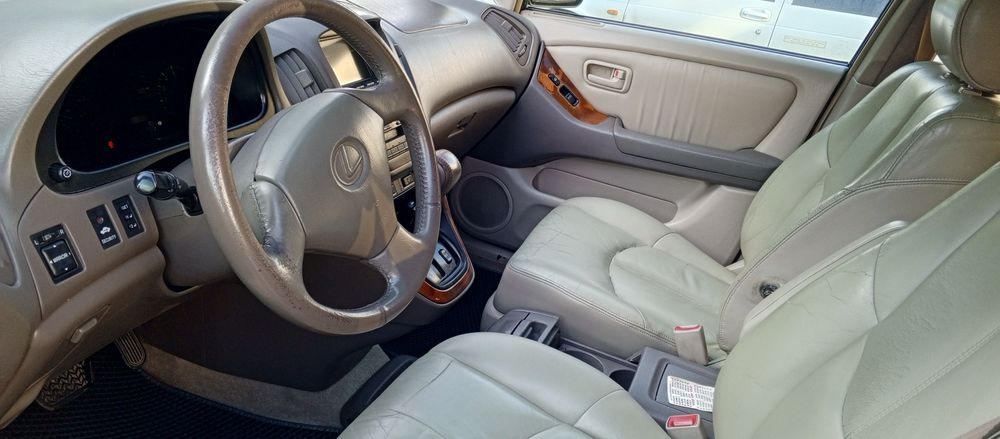 Продам Lexus RX 300