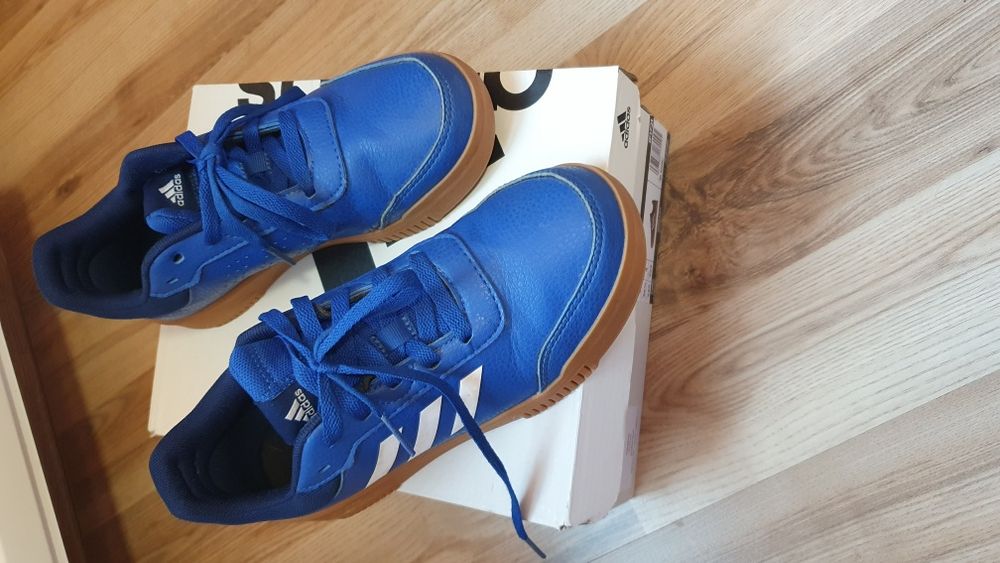 Adidasi marime 36 2/3