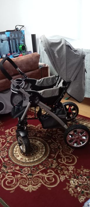 Продам детскую коляску