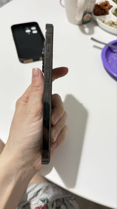 Продам Айфон 13 pro