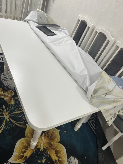 Продается стол стулья