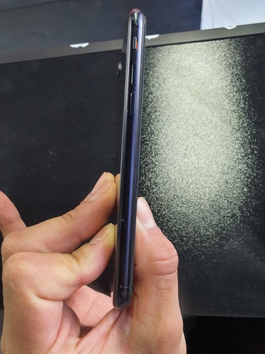IPhone SE  yaxshi xolatda