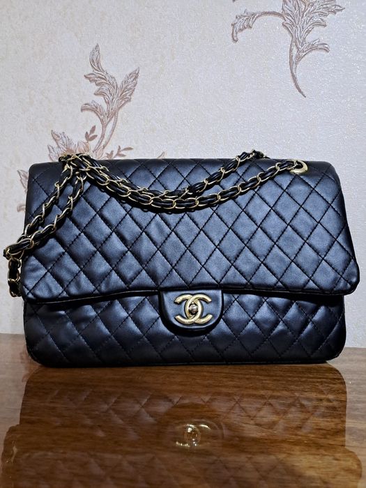 Chanel brendidan Classic Flap sumkasi