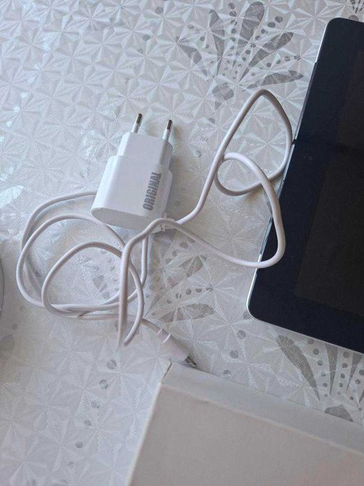 ПЛАНШЕТ apple-неисправный
