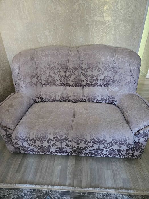 Продам диван в хорошем состоянии