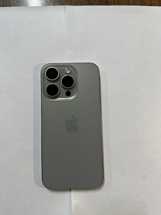 Iphone 15 pro в хорошом состояние
