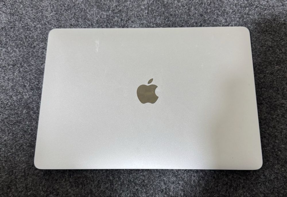 Apple MacBook Pro 13" Intel Core i7 i7-8559U