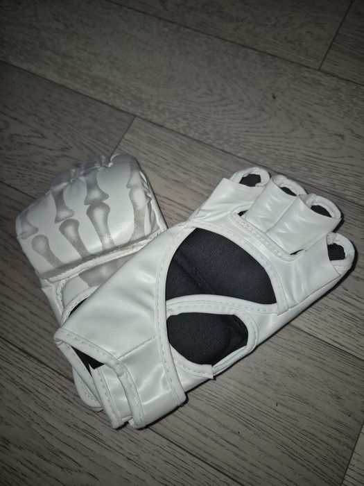 перчатки для спорта