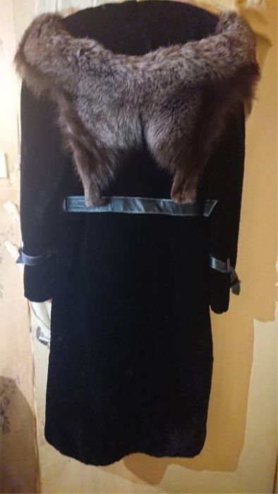 Натуральная шуба из лисы-чернобурки. Италия